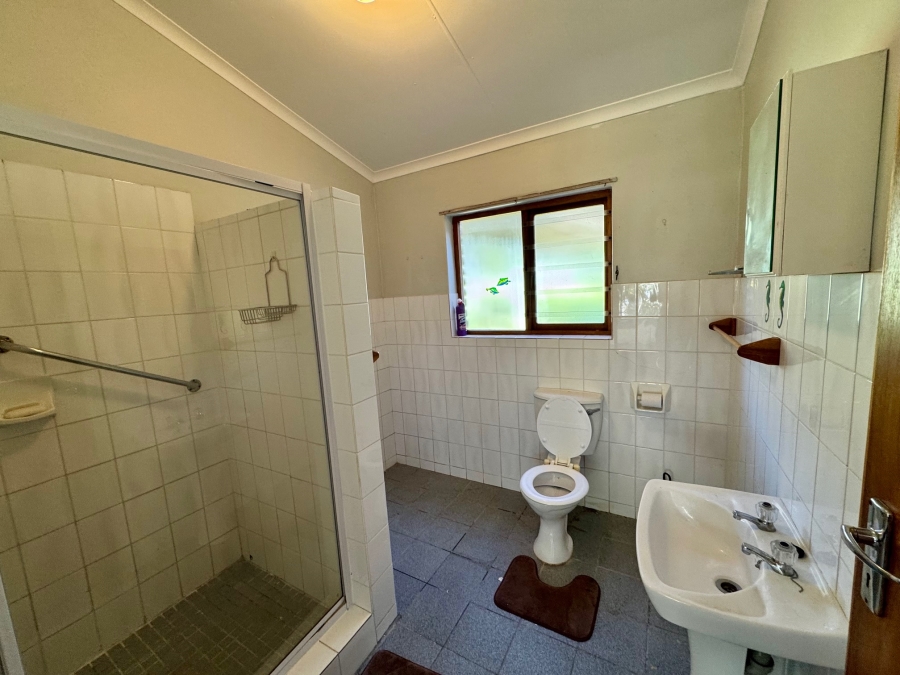 To Let 5 Bedroom Property for Rent in Stilbaai Wes Western Cape